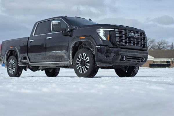 2025 GMC Sierra HD 2500 Denali Ultimate: Luxury Meets Heavy-Duty Performance