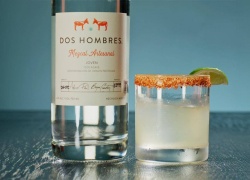 Easy Mezcal Cocktails to Kick Back with This Fall