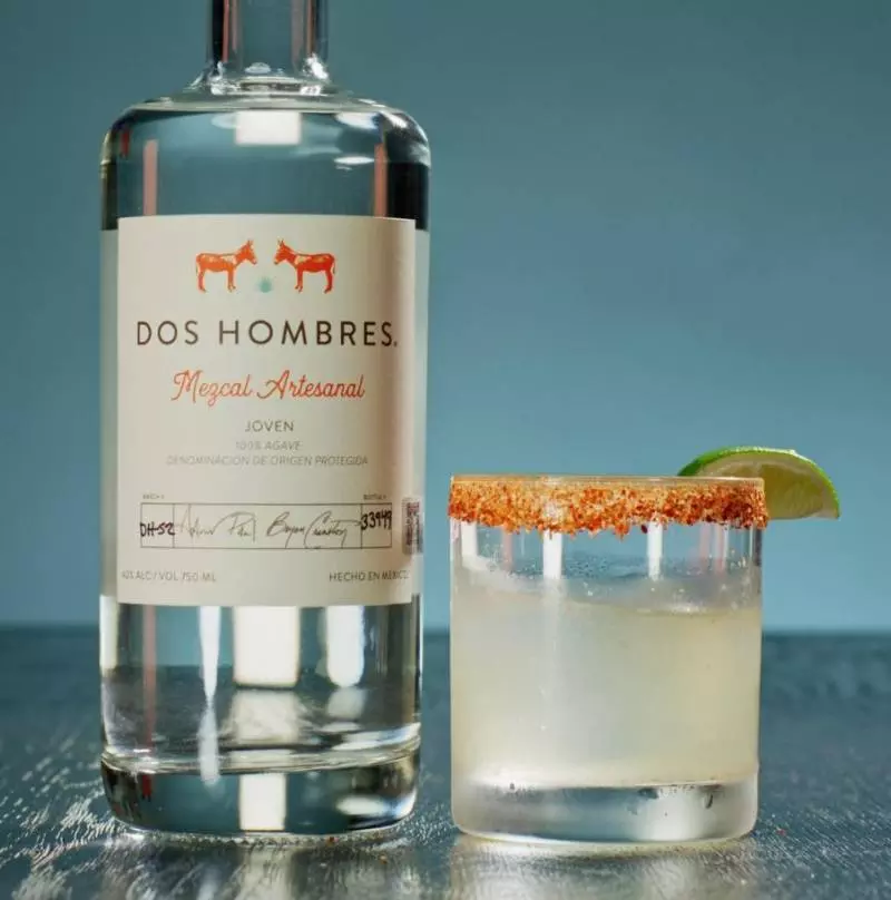 dos hombres margarita