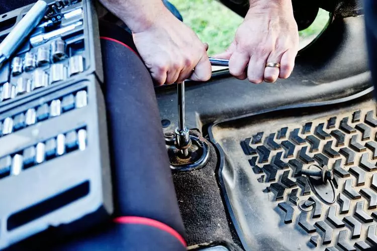 installing jeep security box