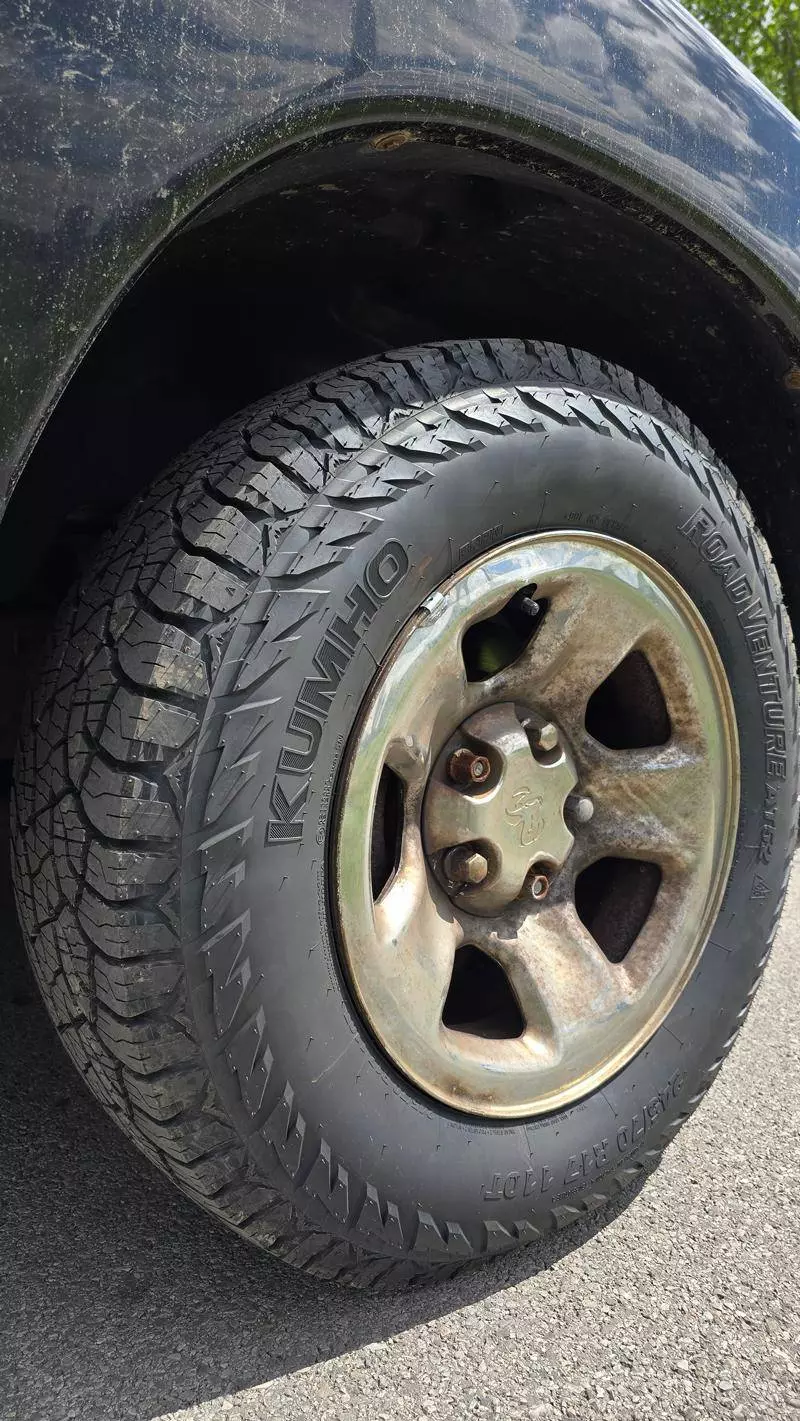 kumho roadventure tires