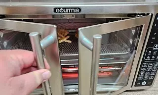 opening the doors on the gourmia xl oven