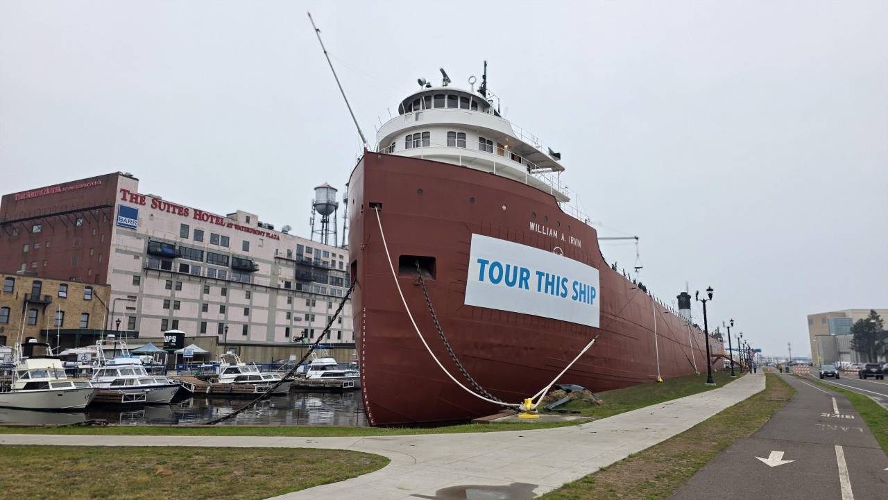 great lakes freighter museum ship in duluth