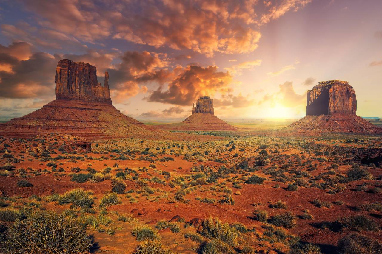 monument valley arizona adventure hiking guys trip