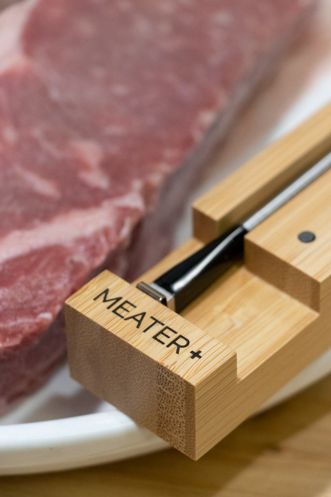 https://www.mantripping.com/images/stories/how-to-cook-a-perfect-strip-steak/meater-wireless-temperature-probe-makes-cooking-a-perfect-steak-easy.jpg