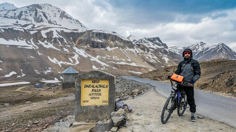 mountain biking india baralacha la pass 15,912 feet