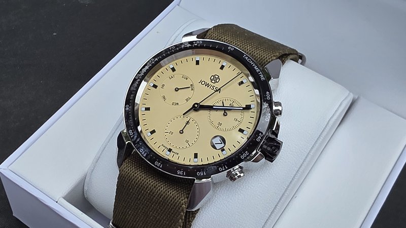 Jowissa LeWy 9 Swiss watch on wrist in casual setting