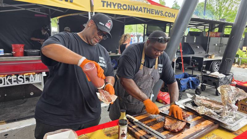 thyrone mathews rib samples at smokeslam bbq festival