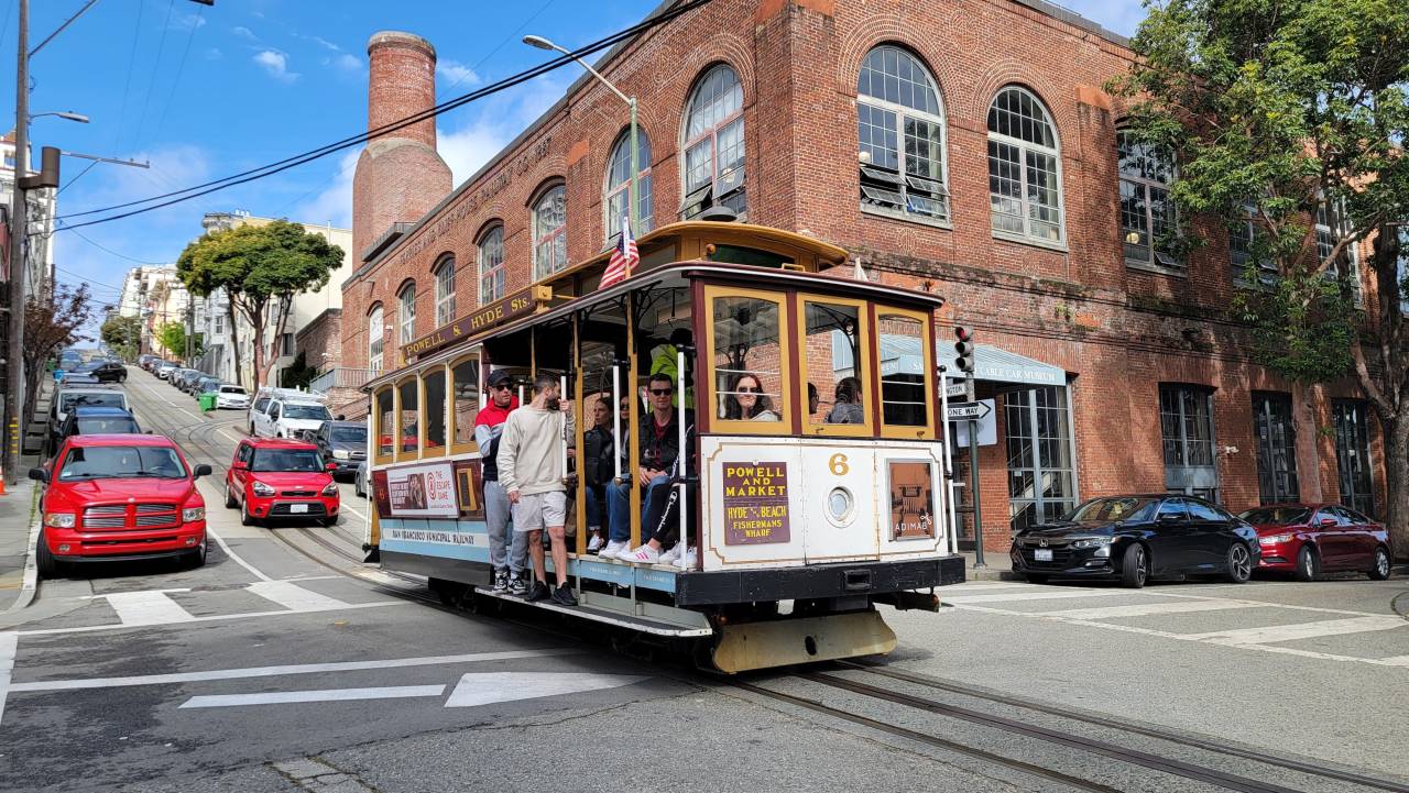 riding cable cars in san francisco