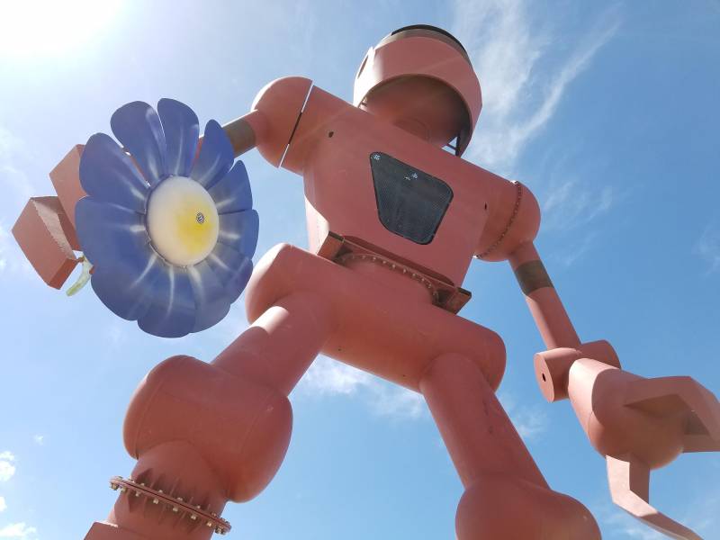 giant robot at meow wolf museum