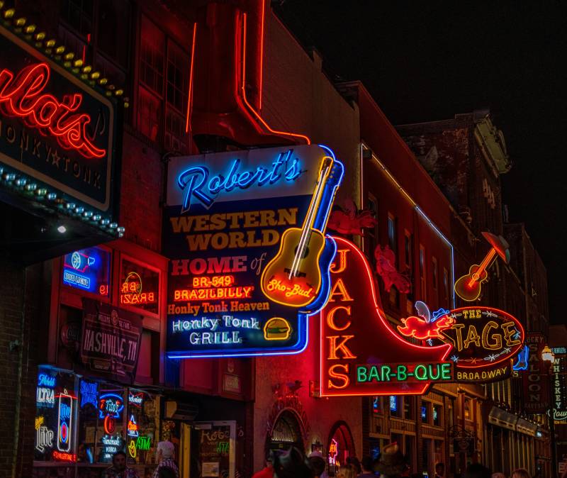nashville honkey tonks music and nightlife