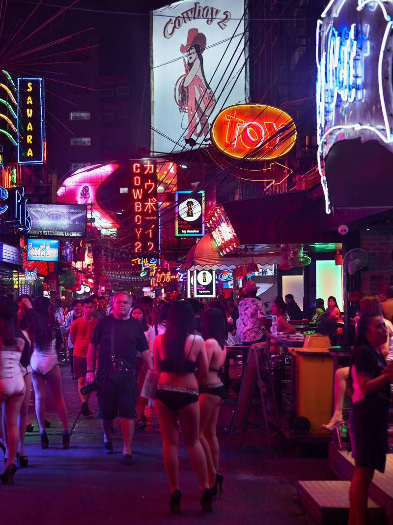 soi cowboy bangkok thailand red light district