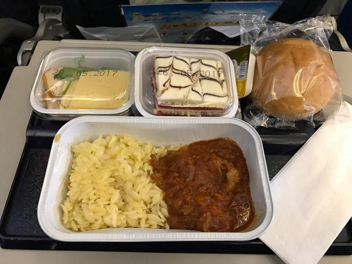 ukrainian airlines 767 economy meal 1