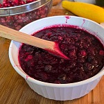 authentic native american Massachusetts cranberry sauce with blueberries and maple syrup recipe