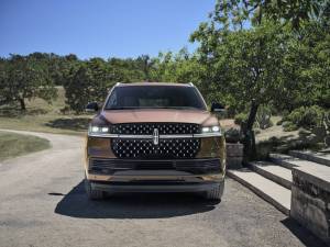 2025_Lincoln_Navigator_Black_Label_Sunrise_Copper_03_original