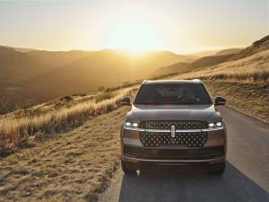 2025_Lincoln_Navigator_Black_Label_Sunrise_Copper_06_original